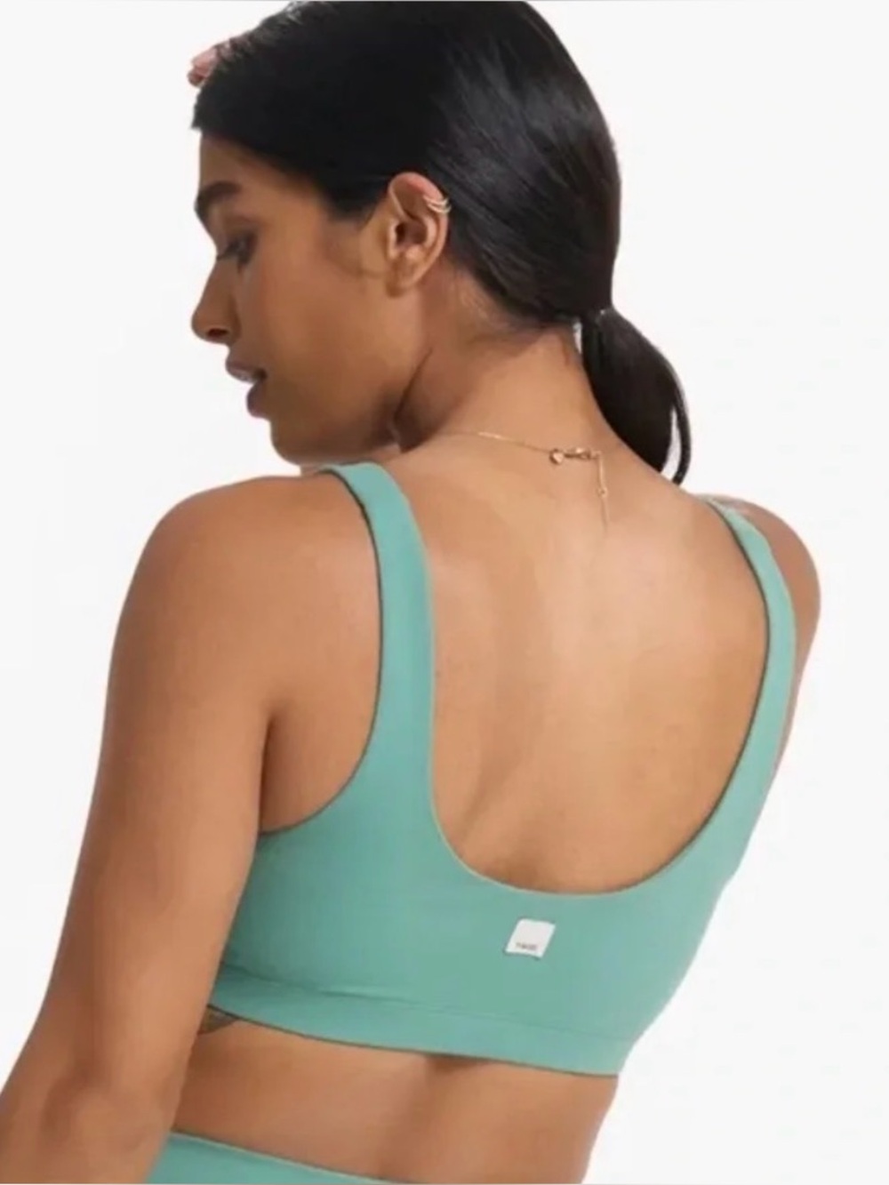 Vuori All The Form Bra Scoop Neckline Medium Support Yoga